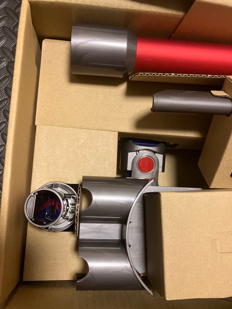 新品未使用ダイソンSV25コードレスクリーナーV8オリジナル