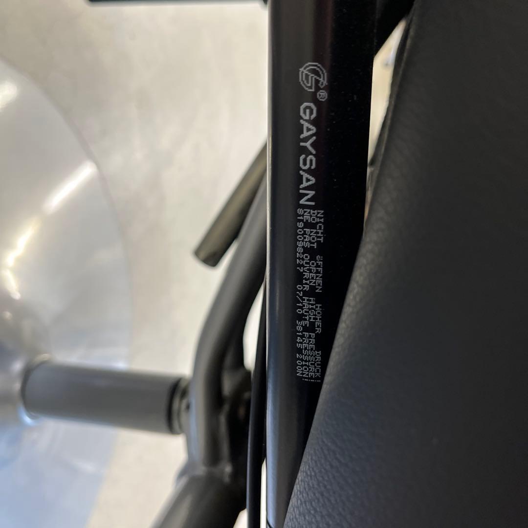 T*M様 黒いレザー リクライニングソファ