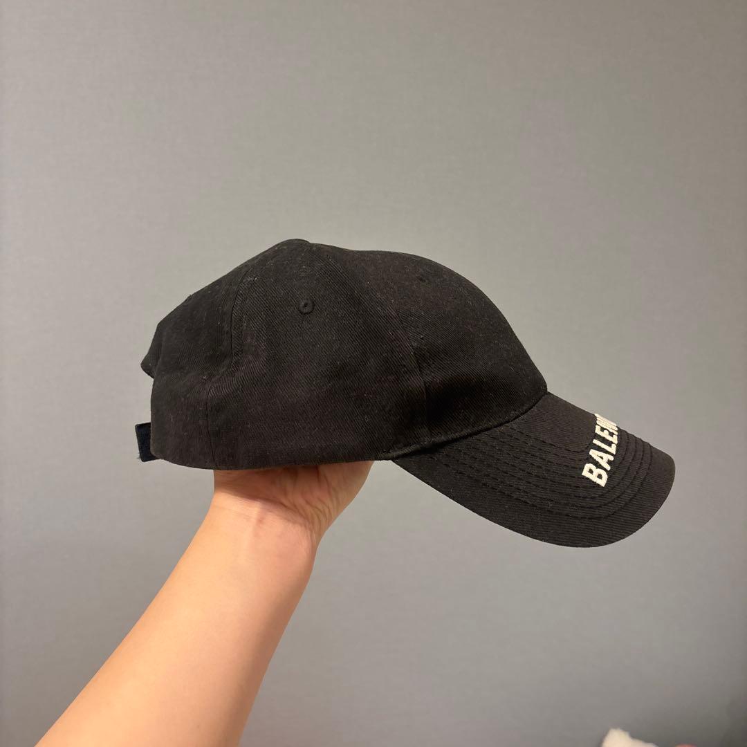 BALENCIAGA ブラック ベースボールキャップ