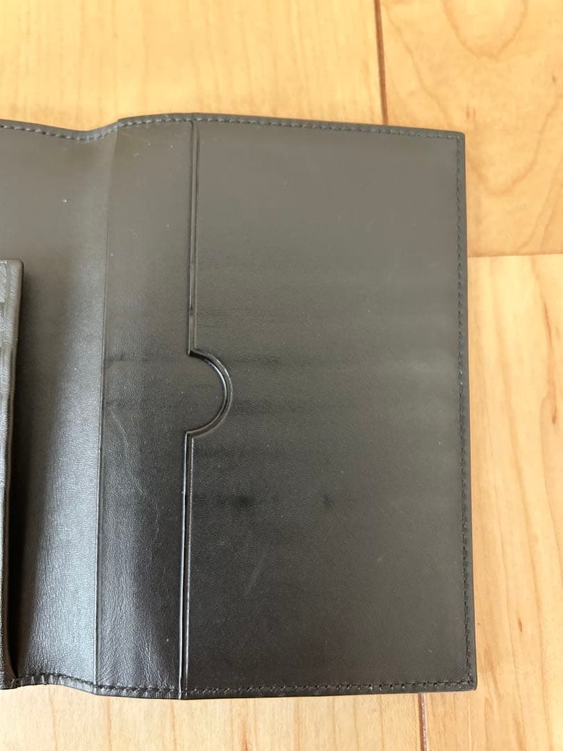 LOEWE ブラック パスポートケース