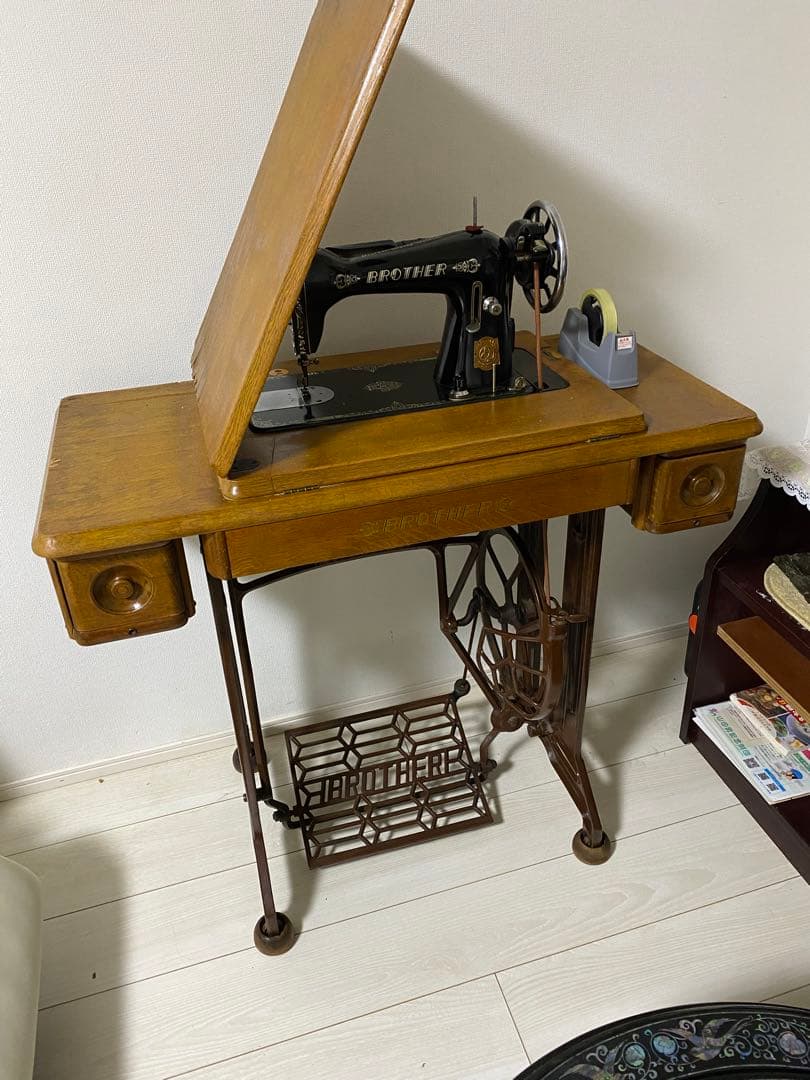 足踏みミシン(ブランド:ブラザー) 足踏みミシン(ブランド:ブラザー)