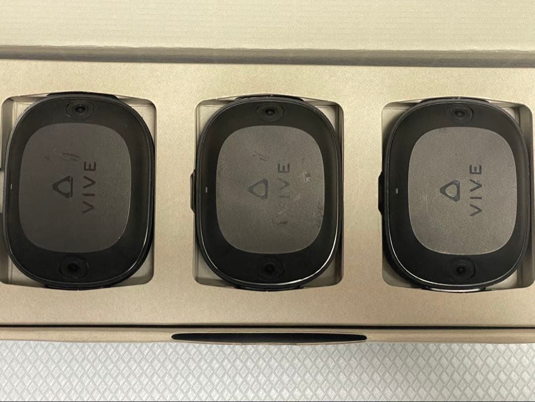 a*8様 VIVE Ultimate Tracker 3+1 キット トラッカー