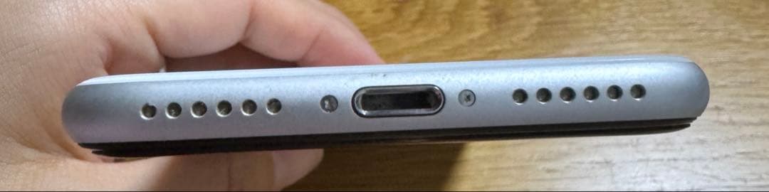 iPhoneSE 第二世代　64GB