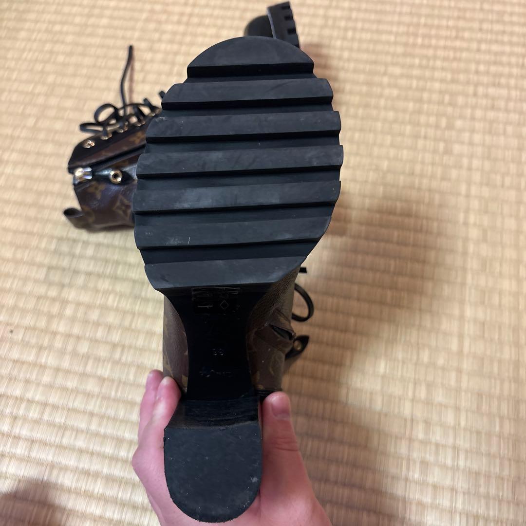 Naa66Louis Vuitton レースアップブーツ ブラウン/