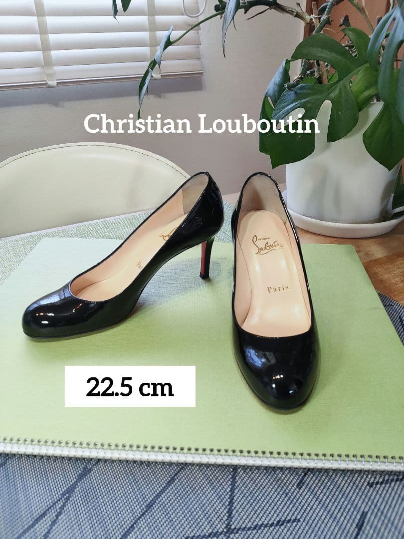 Christian Louboutin 黒 エナメル ピンヒール 22.5cm