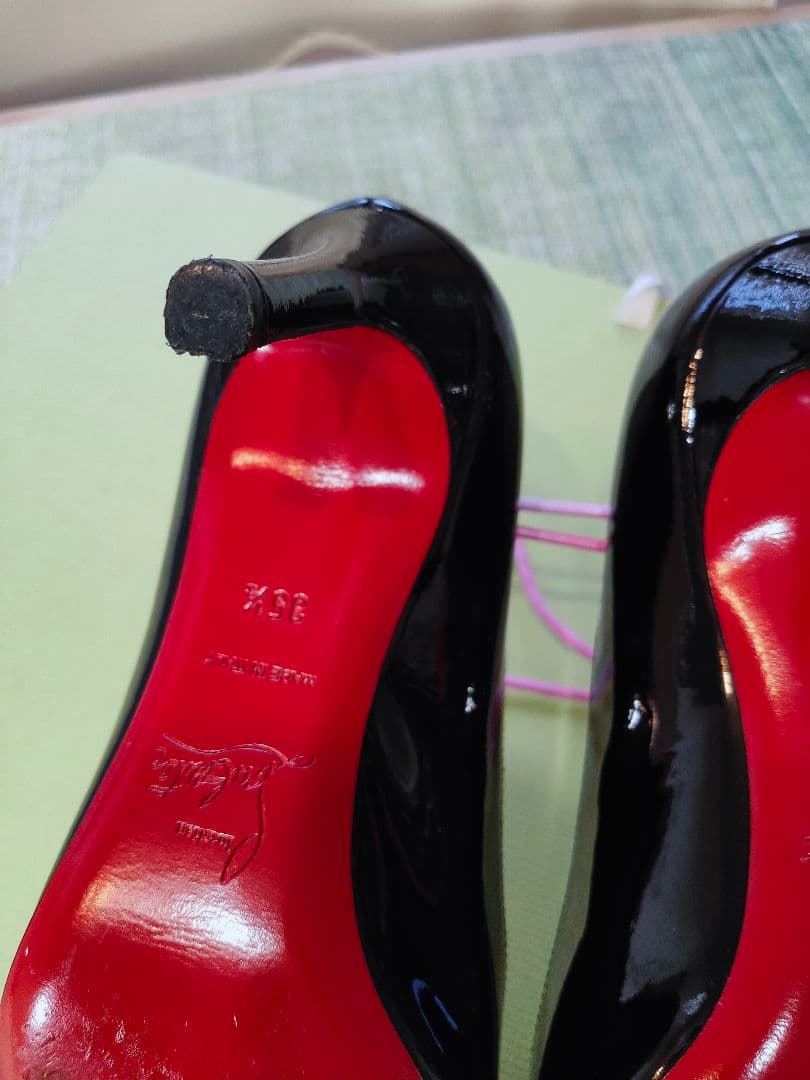 Christian Louboutin 黒 エナメル ピンヒール 22.5cm