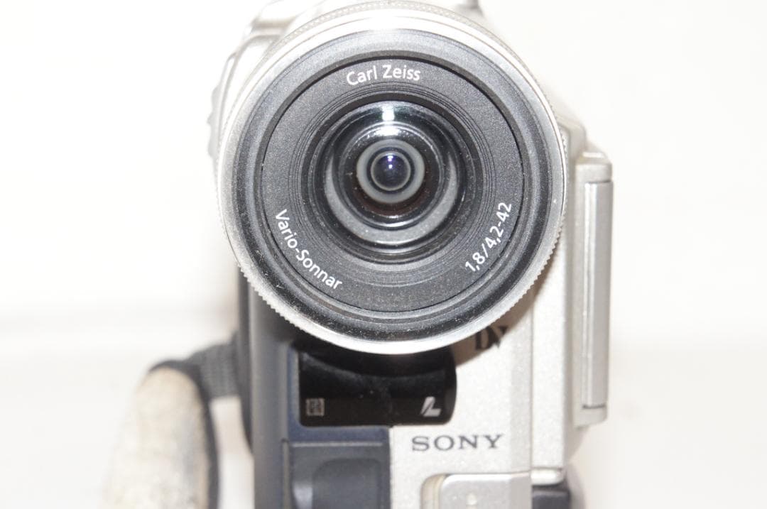 動作品★SONY　DCR PC100 MiniDv ビデオカメラ 714