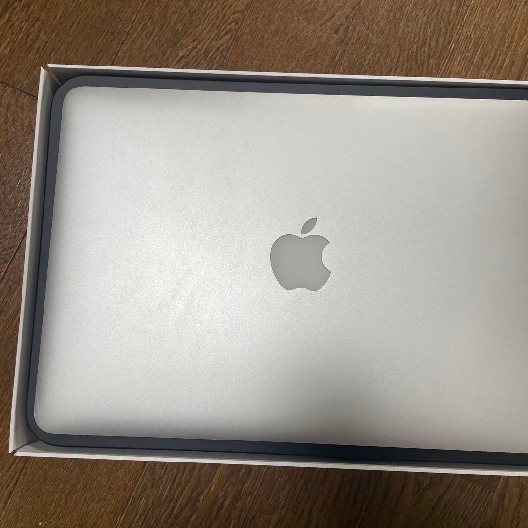 MacBook Pro 13インチ初期化済み／即使用可　箱、充電器付き