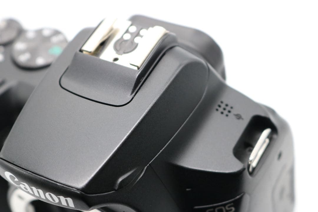 超美品 【Canon EOS Kiss X10 トリプルレンズセット】 保証あり