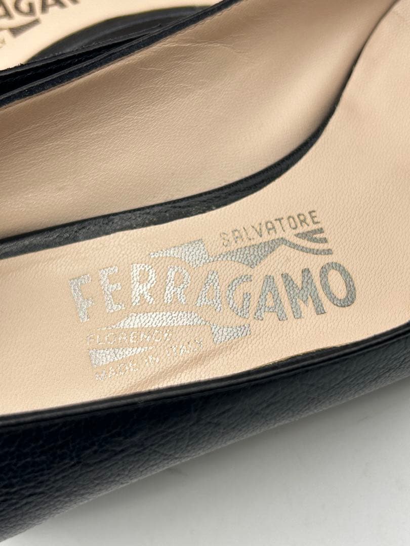 美品 サルバトーレ フェラガモ ストーン付 ブラック パンプス サイズ6 1/2