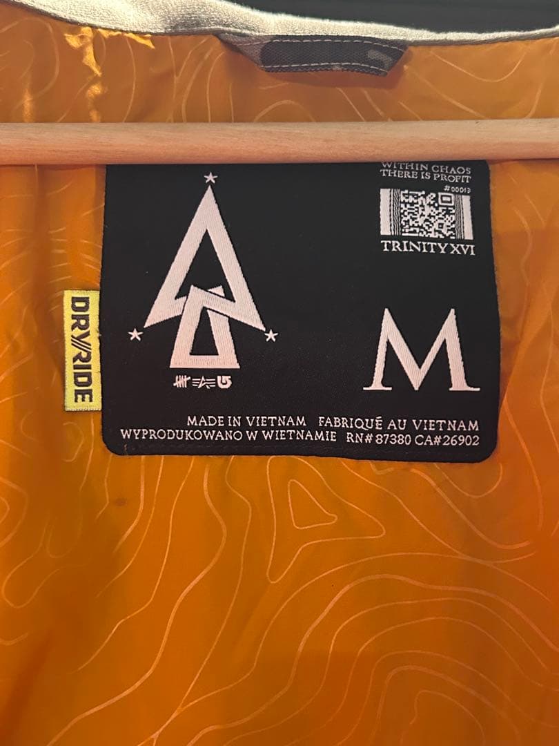 burton × alpha × undefeated スノーボード　ジャケット