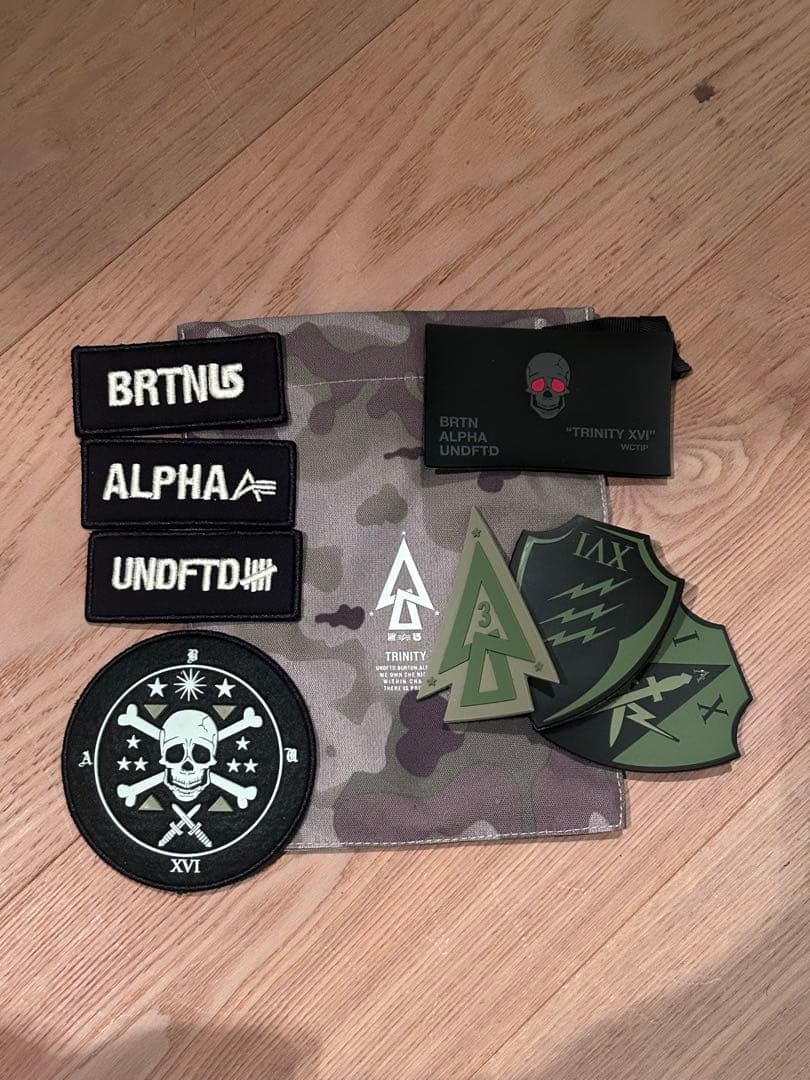 burton × alpha × undefeated スノーボード　ジャケット