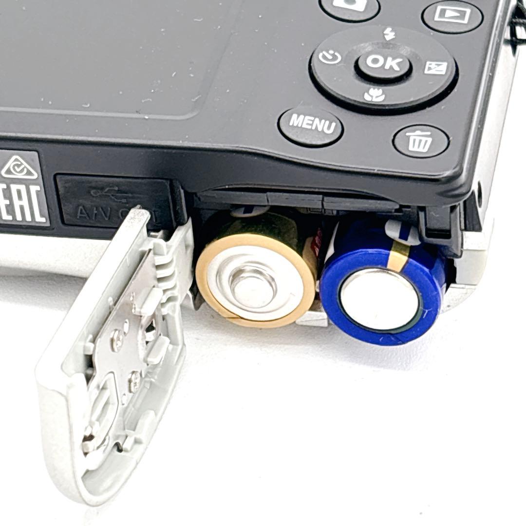 Nikon COOLPIX A10 シルバー 動作確認済 ストラップ付 単三式