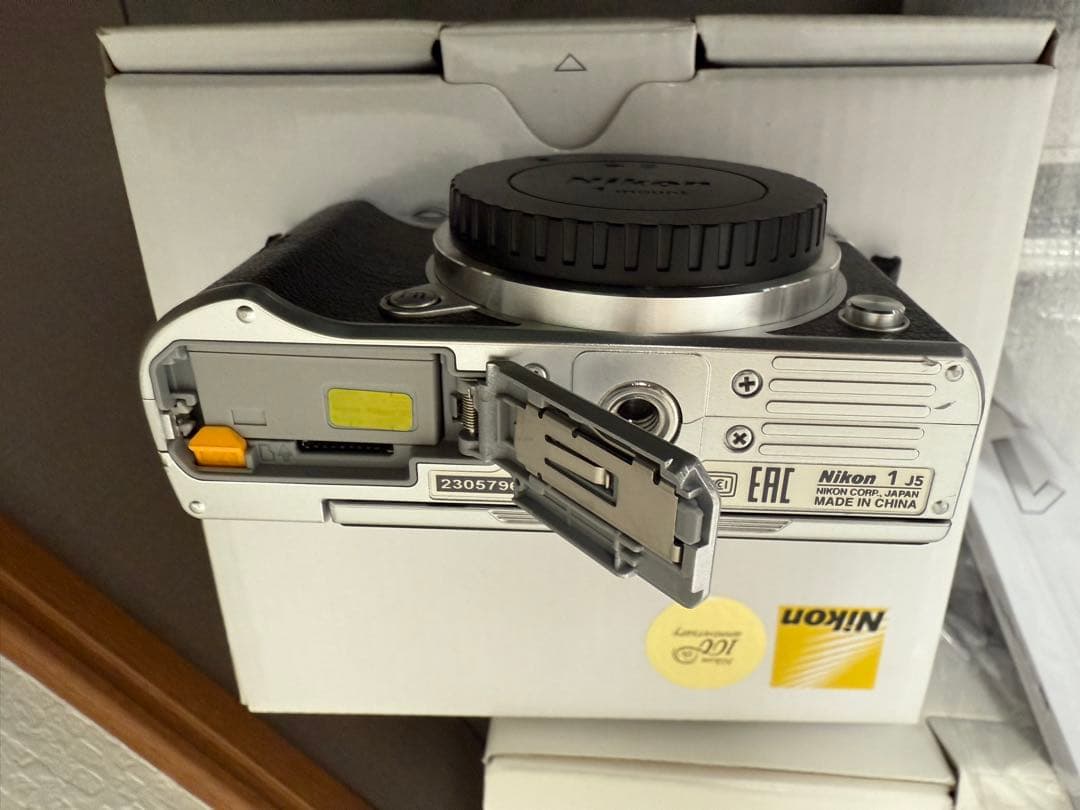 Nikon 1 J5 ダブルレンズキット＋望遠レンズ