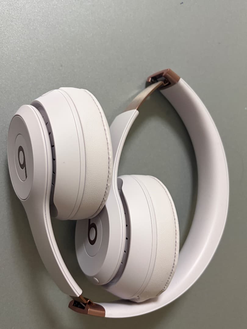 Beats Solo 4 - バッテリー寿命最大50時間 - クラウドピンク