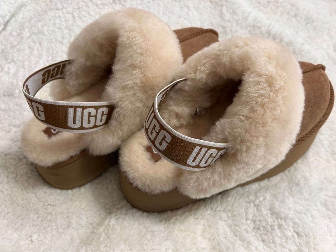 UGG FUNKETTE ファンケット レディースサンダル チェスナット25cm