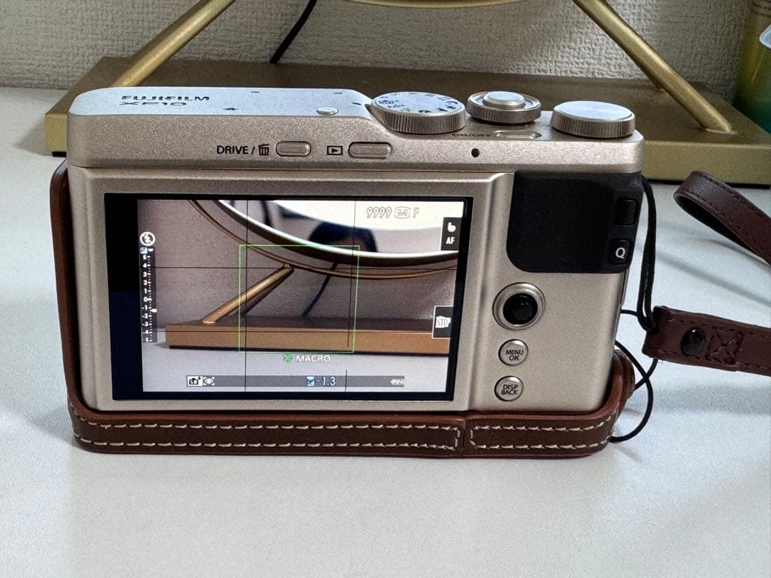 FUJIFILMフジフィルムXF 10 コンパクトデジタルカメラ ゴールド