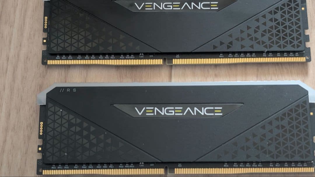 メモリー CMG32GX4M4D3600C18