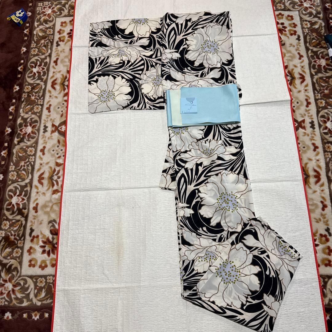 白い花柄 浴衣のみ