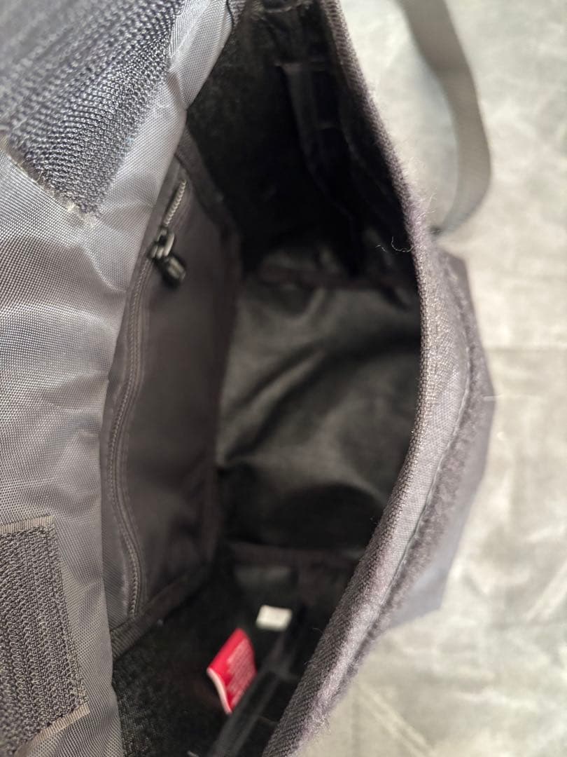 ワンピース　マンハッタン　メッセンジャーバッグ 黒