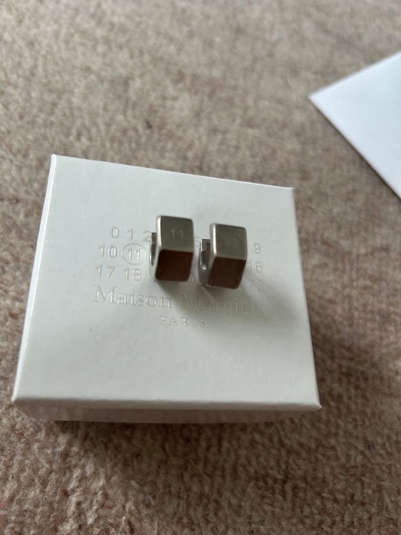 【新品・未使用】Maison Margiela　Bolt&Nut ピアス