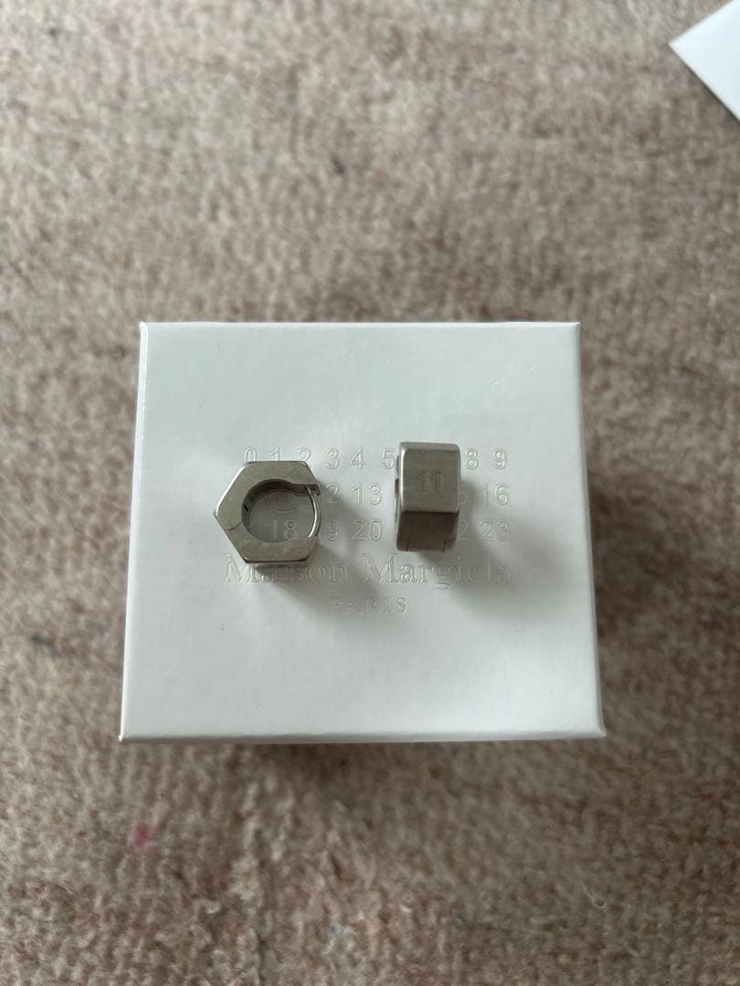 【新品・未使用】Maison Margiela　Bolt&Nut ピアス