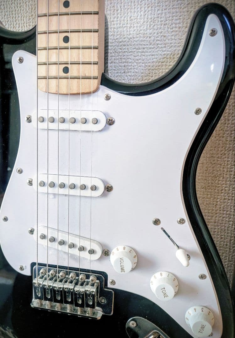 Squier by Fender Sonic Strat 2023ブラック