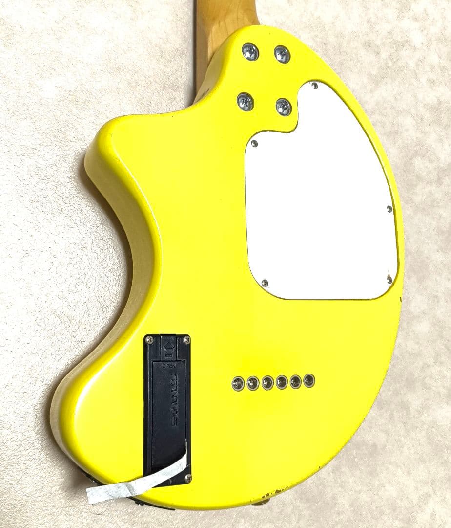 【美品】ZO-3 イエロー アンプ内蔵ミニギター 専用ケース付 ぞーさん
