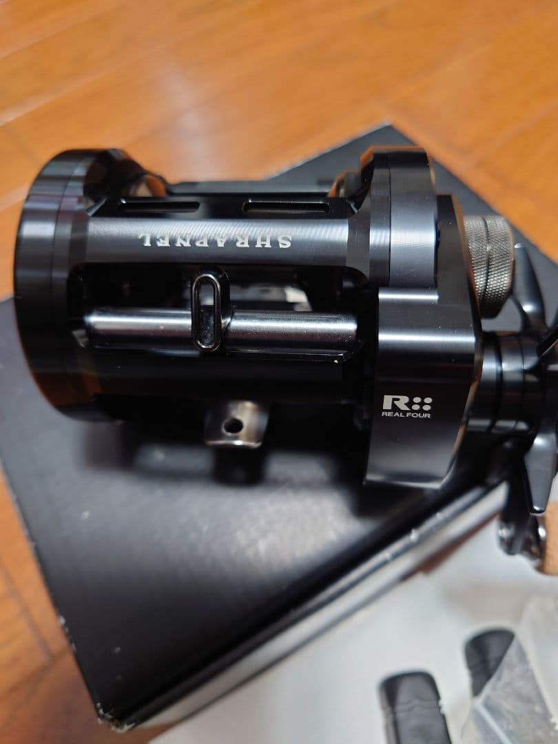 RYOGA SHRAPNEL新品未使用品。 ベイトリール パワーコルクノブ付き