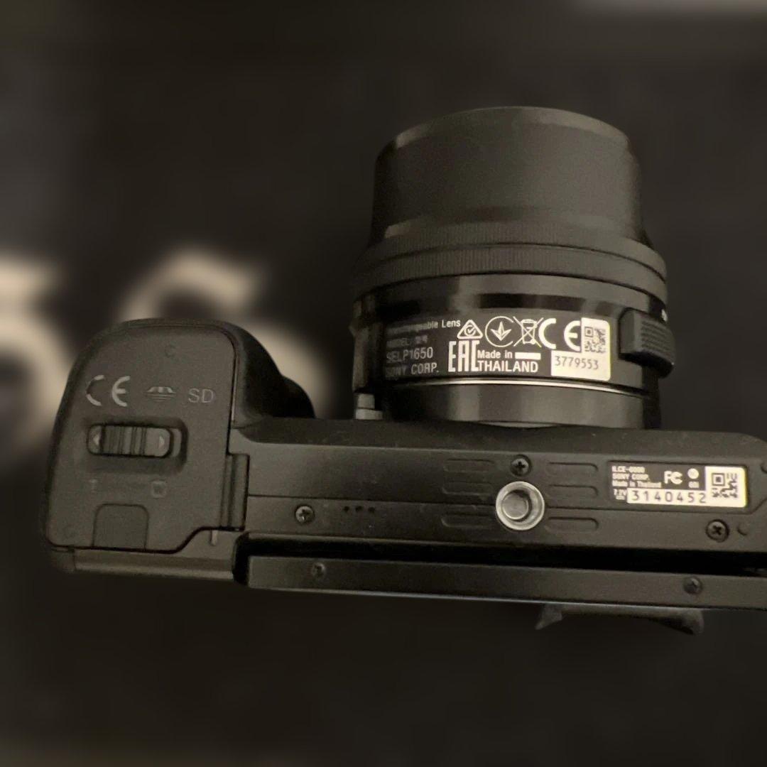 【みゆ】α6000 レンズキット（ILCE-6000）ミラーレス一眼カメラ