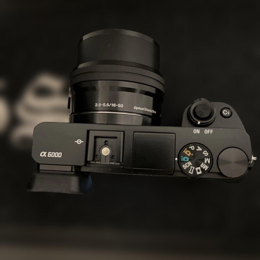 【みゆ】α6000 レンズキット（ILCE-6000）ミラーレス一眼カメラ