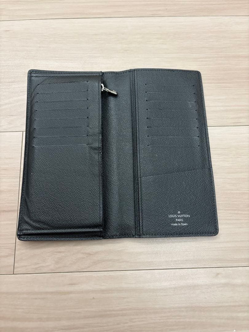 Louis Vuitton エピレザー 二つ折り長財布 ブラック