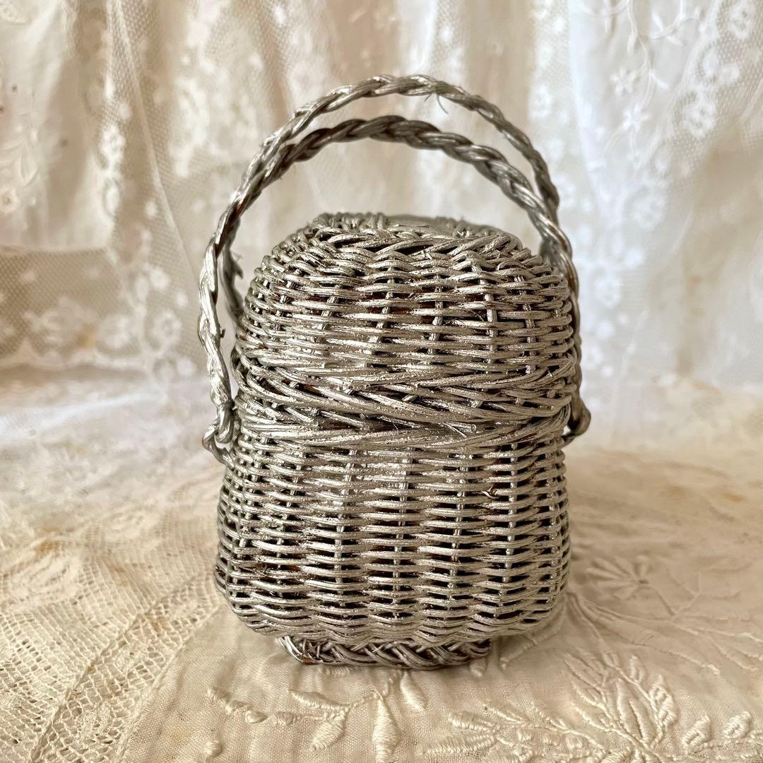 ドールパニエ　銀色　シルバーフランスアンティーク 人形用 ミニカゴ 籠 かご