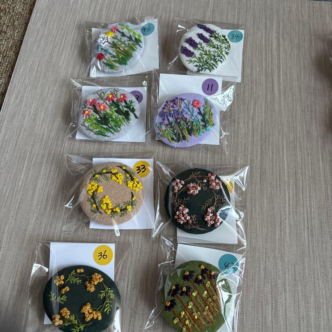 遊花様おまとめ専用ページ　　　　　　　花刺繍ブローチ