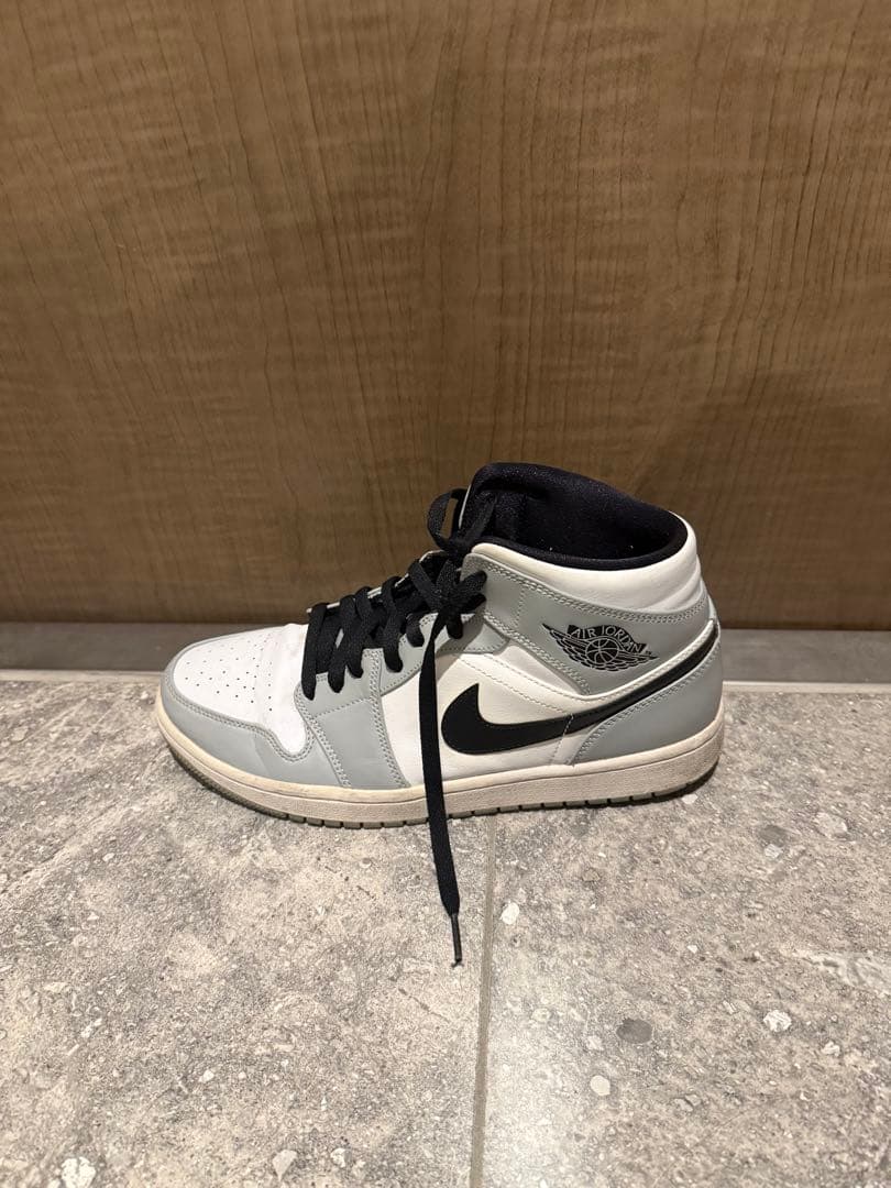 Nike Air Jordan 1 ホワイト/グレー/ブラック　スモークグレー