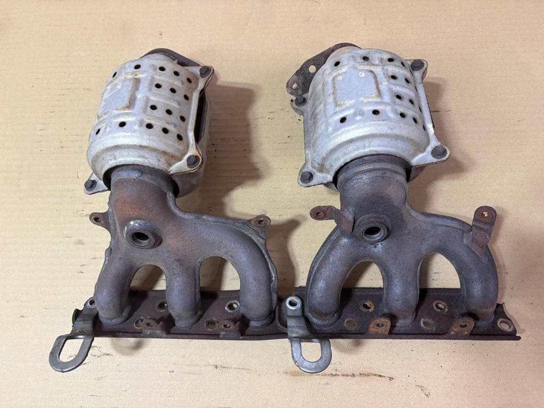 スズキ純正 エキマニ2個セット 85G-C08触媒 素材として