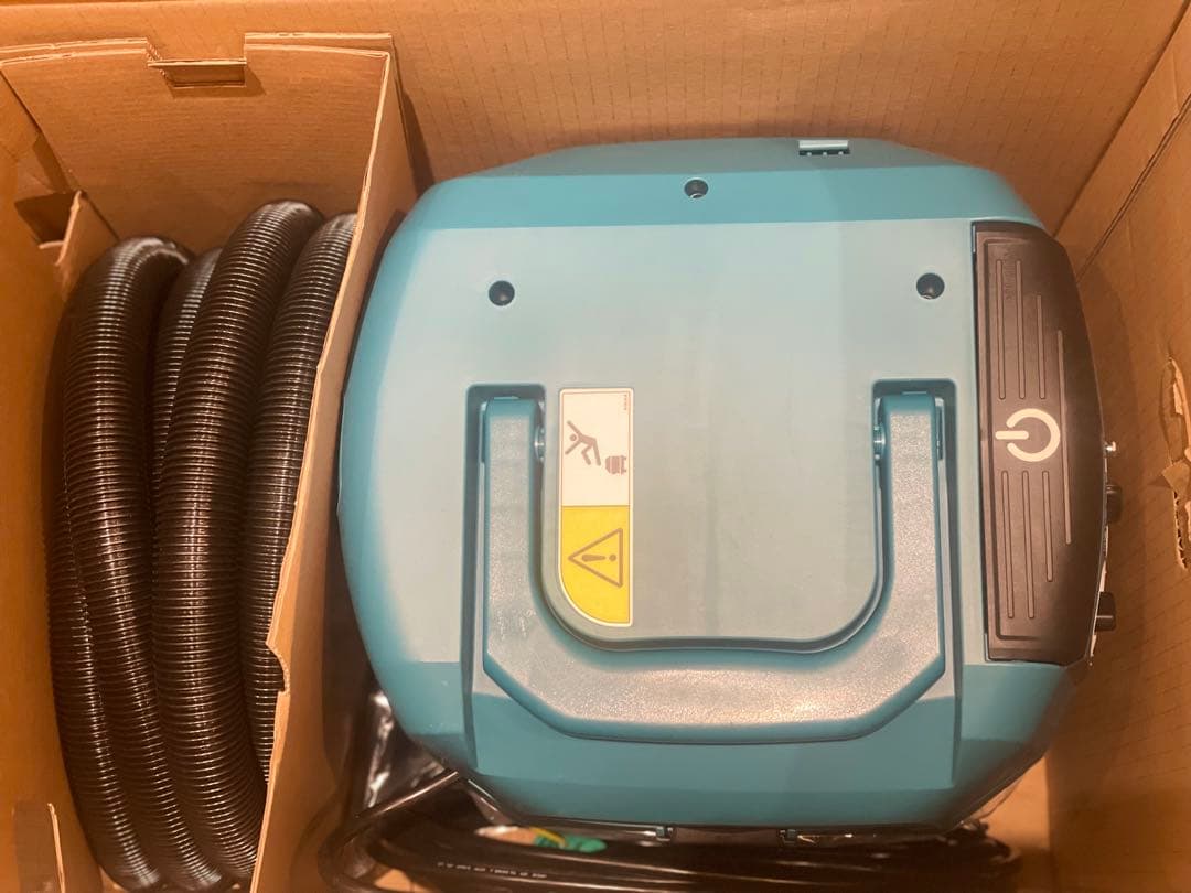 大幅値下げ！新品　マキタ　集塵機 モデルVC0830 7.3Kg 220W