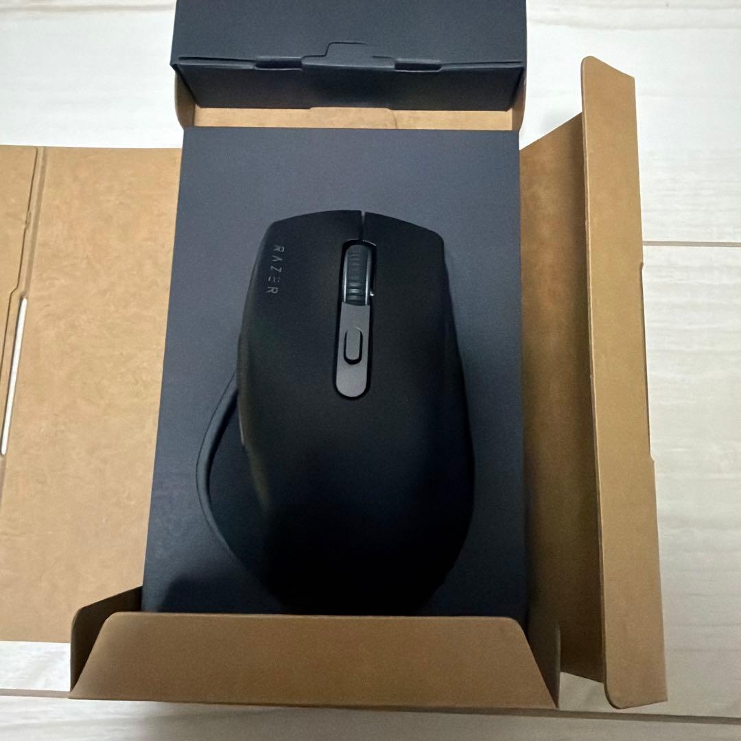 お*ぢ様 美品 即発送 Razer Pro Click V2 ワイヤレスマウス