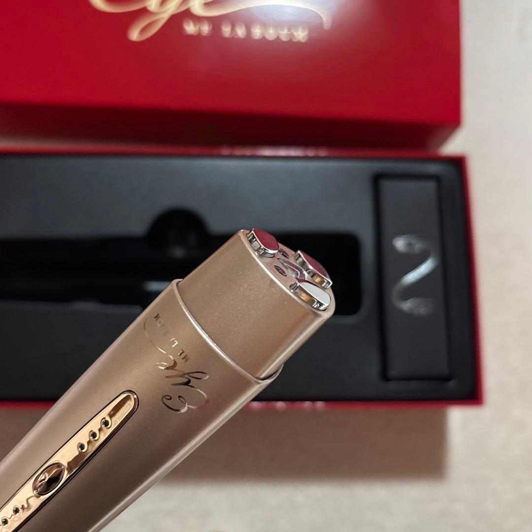 にこちゃん☆ラボンアイIKKOさん美顔器