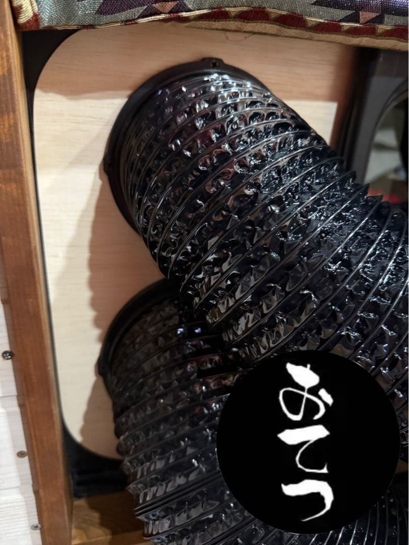 ハイエース WAVE2 WAVE3 助手席側小窓用 黒塗装 アタッチメント付き