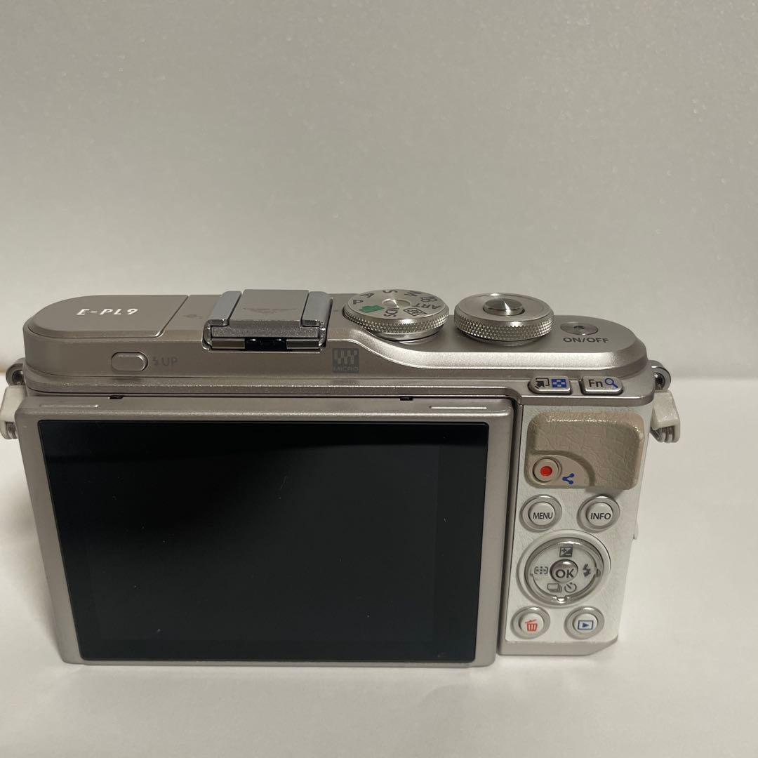 OLYMPUS PEN E-PL9 14-42mm レンズキット 3,458枚