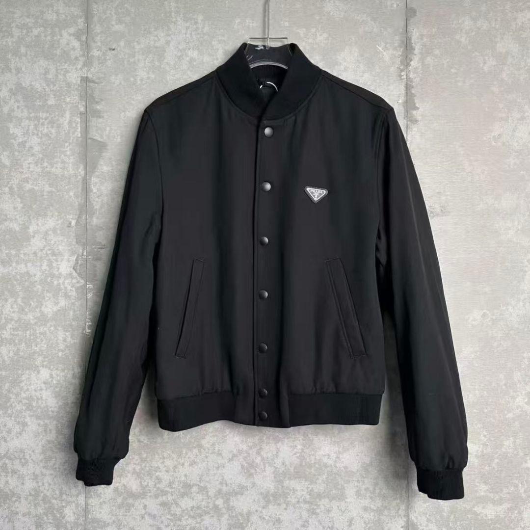 プラダ　ブラック　ジャンパー　52サイズ 新品同様