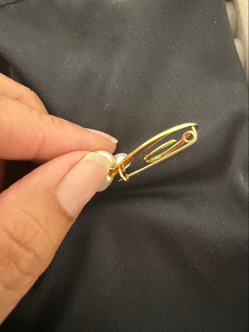 K18 刻印　あり　ブロチ