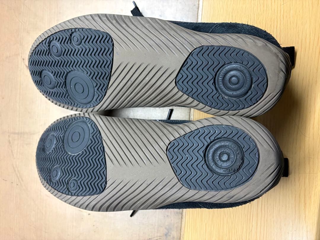 オニツカタイガー　SCLAW