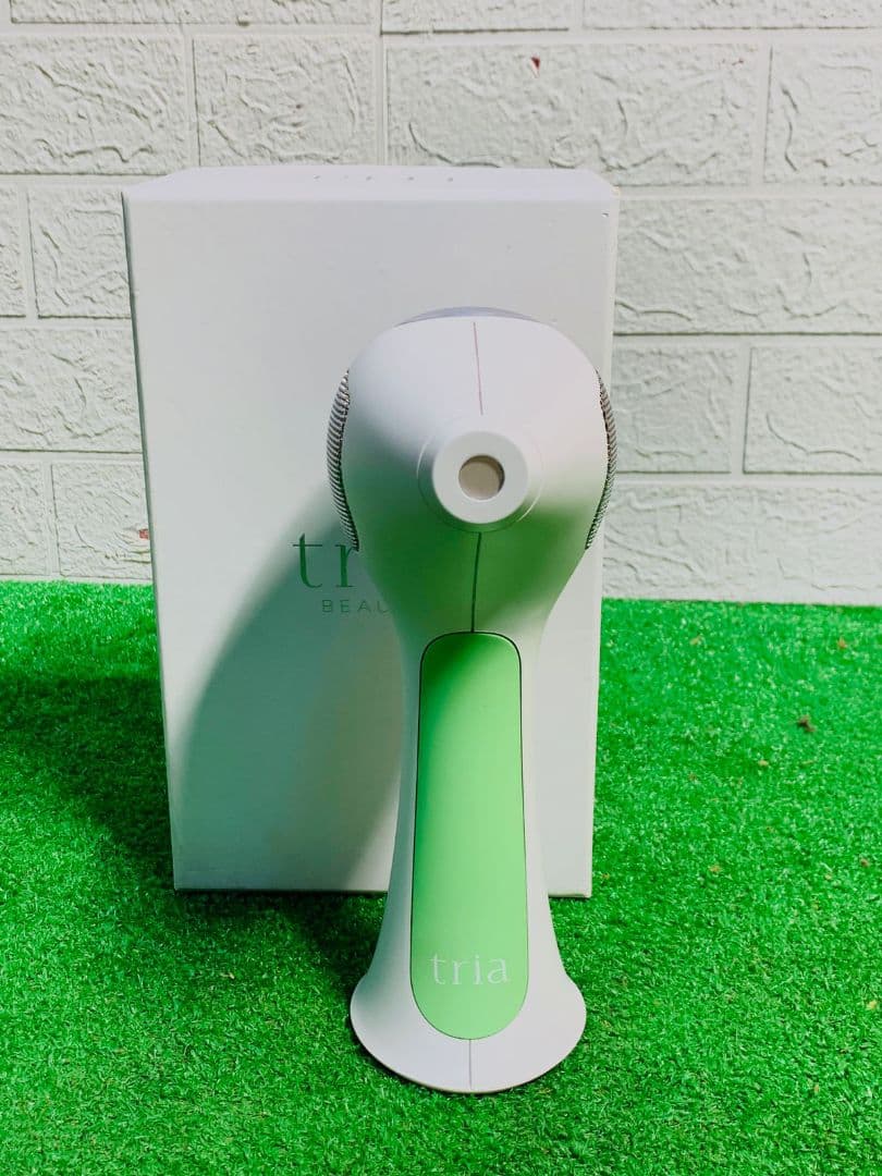 トリア美顔レーザー美顔器（充電器付き）LHR 4.0