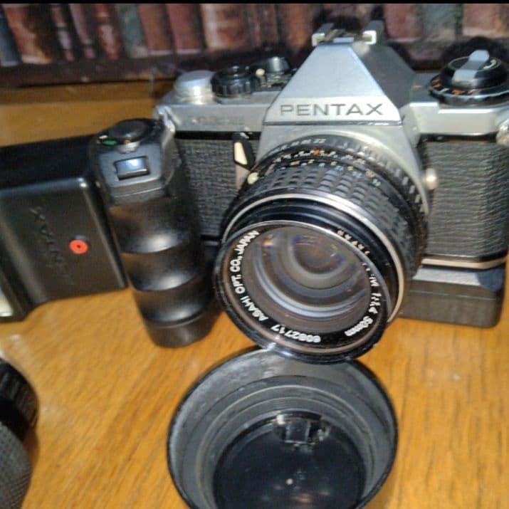 セール！一眼レフカメラ　替えのレンズ　三脚　フラッシュ　フルセット