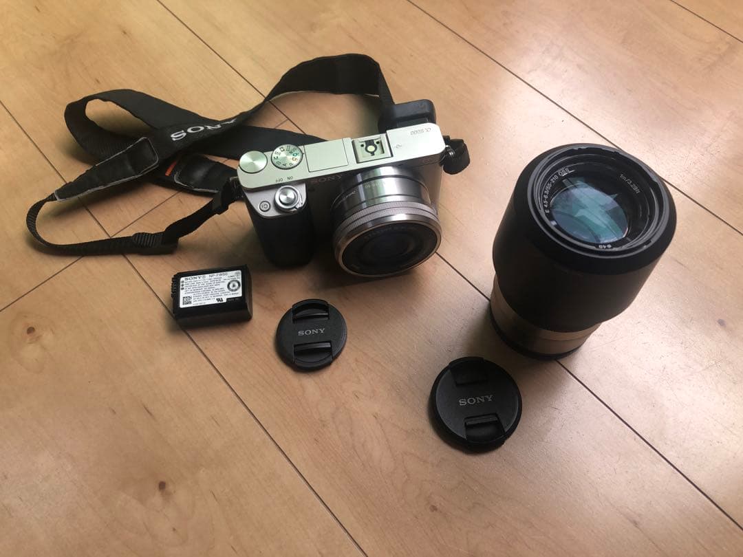 Sony α6000 ミラーレスカメラ 本体とレンズ2種類！