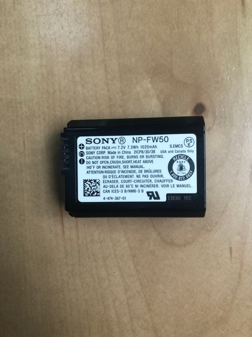 Sony α6000 ミラーレスカメラ 本体とレンズ2種類！