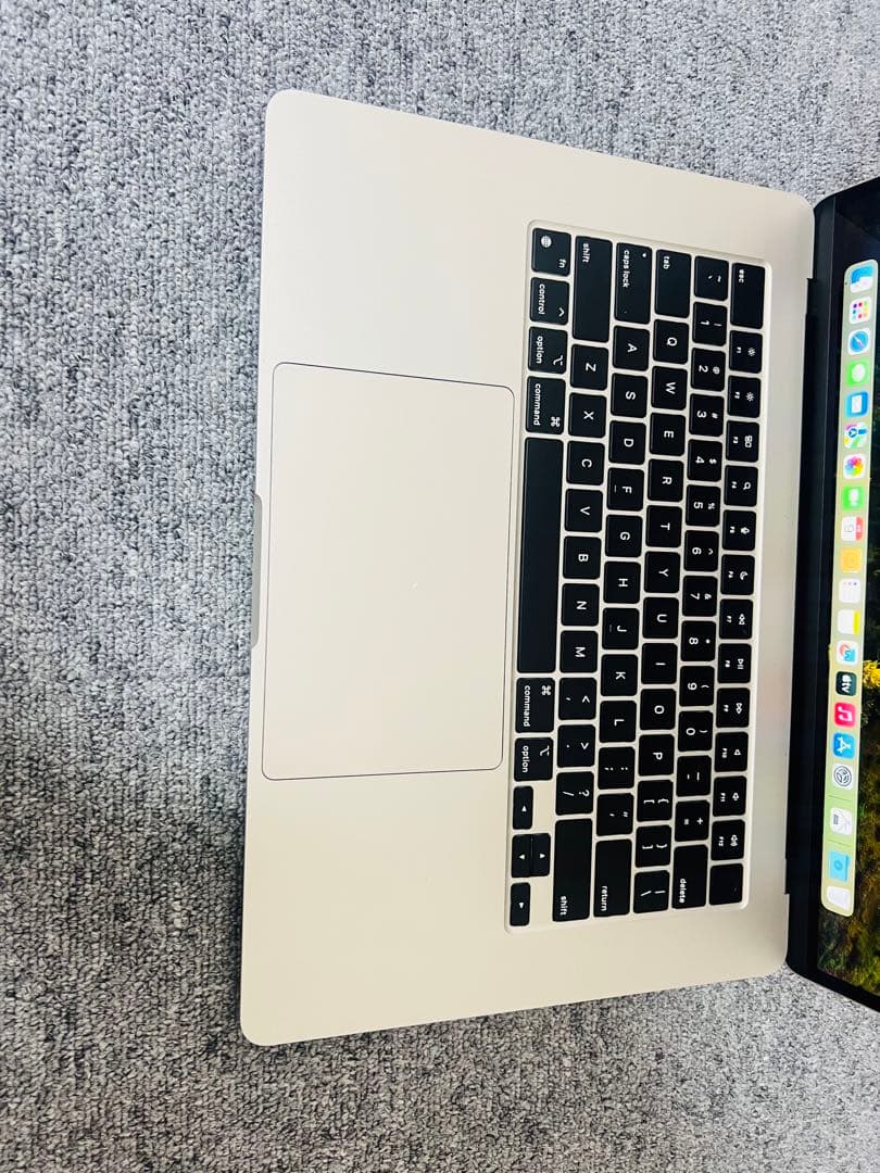 Macbook Air M2 2022 15インチ 8GB 256GB