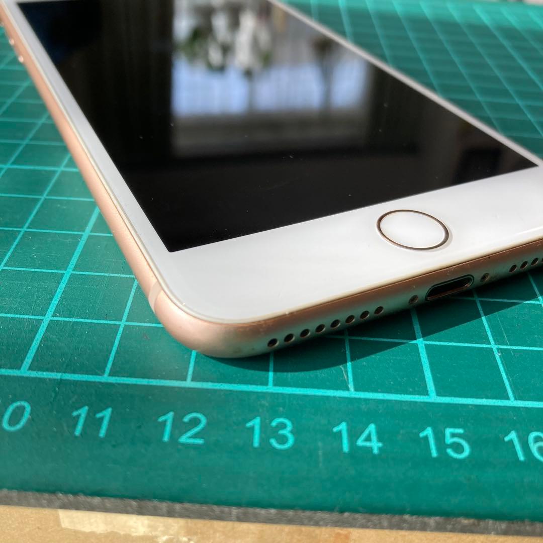 【中古美品】iPhone8 プラス64GB ピンクゴールド docomo